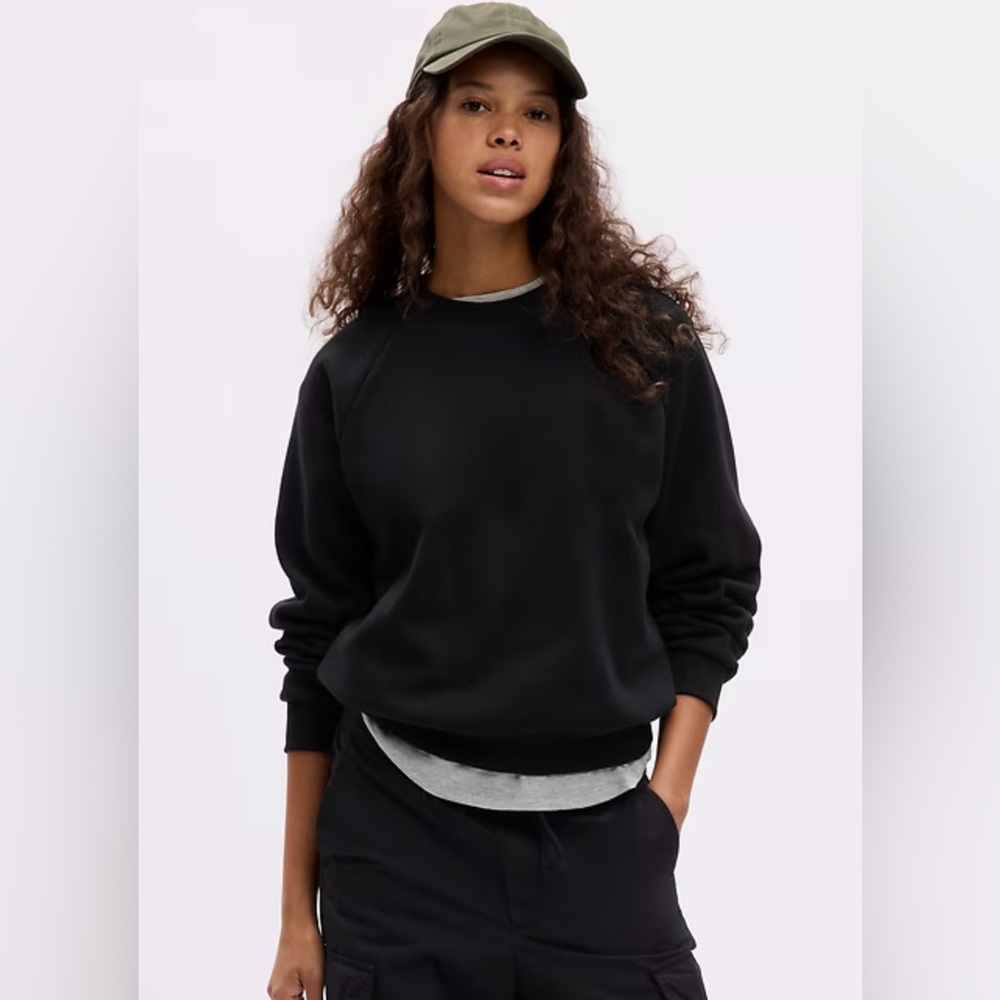 GAP VintageSoft Raglan Sweatshirt Black Womens S Small Originally $59.95